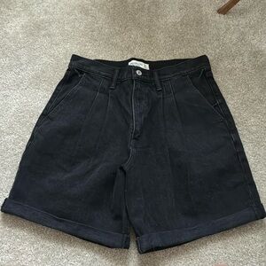Abercrombie black highest rise pleated short 30